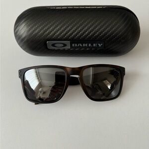 Oakley Tortoise Shell Sunglasses with Black Case